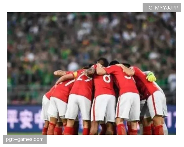 中超激烈对决:劲旅奋力争顶榜首,球员表现引发广泛关注