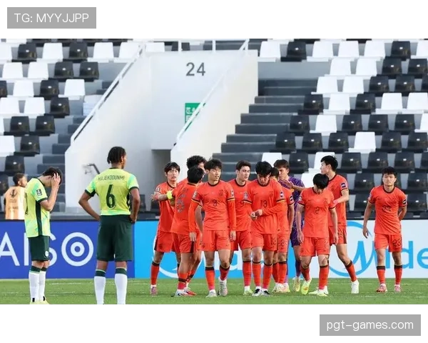 广州队球迷展现顽强精神，持续助力球队奋战不息